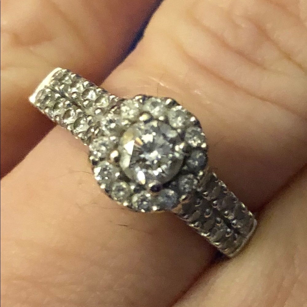 Gorgeous engagement ring